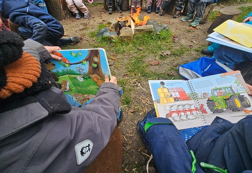 Kinder Buch anschauen Feuer